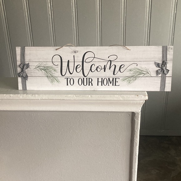 NWT Slatted Wood Horizontal Welcome To Our Home Decor Sign w/ Bows - Picture 6 of 14